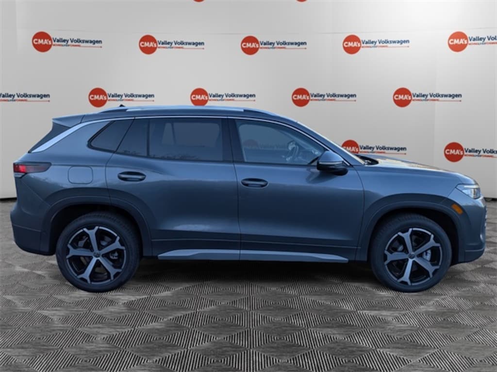 New 2025 Volkswagen Tiguan 2.0T SE SUV