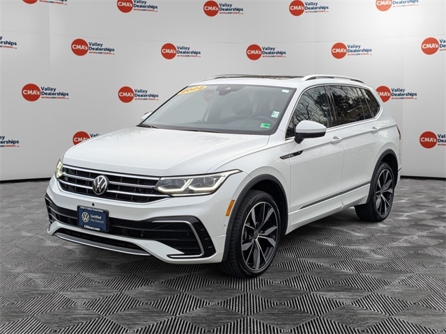 2022 Volkswagen Tiguan SEL R-Line's photo