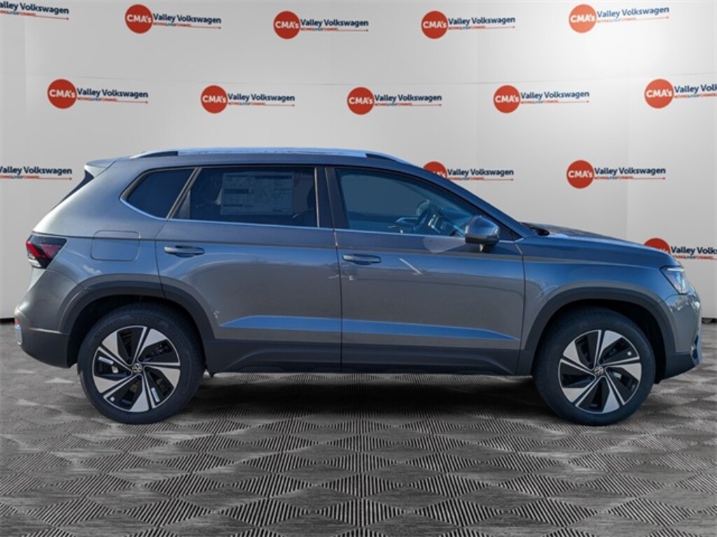 New 2026 Volkswagen Taos 1.5T SE SUV