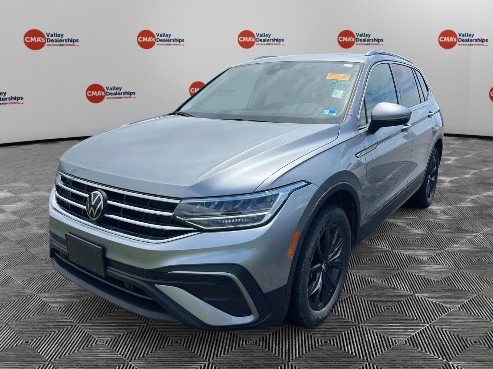 2024 Volkswagen Tiguan 2.0T SE 4Motion's photo