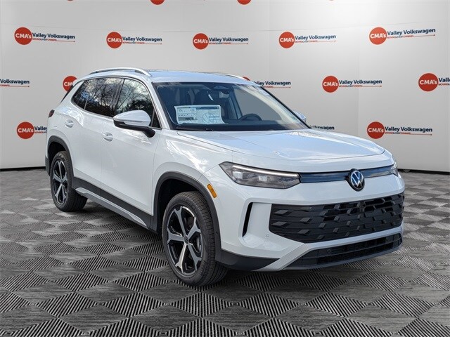 2026 Volkswagen Tiguan SE photo 3