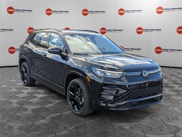 2025 Volkswagen Tiguan SE R-Line Black photo 3