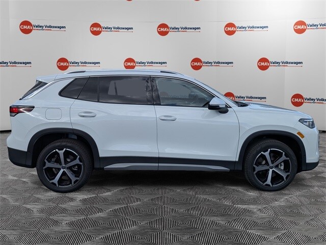 2026 Volkswagen Tiguan SE photo 4