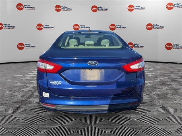 2016 Ford Fusion SE photo 4