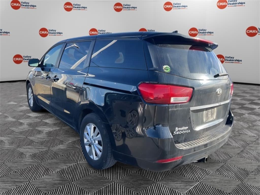 Used 2018 Kia Sedona LX Minivan/Van