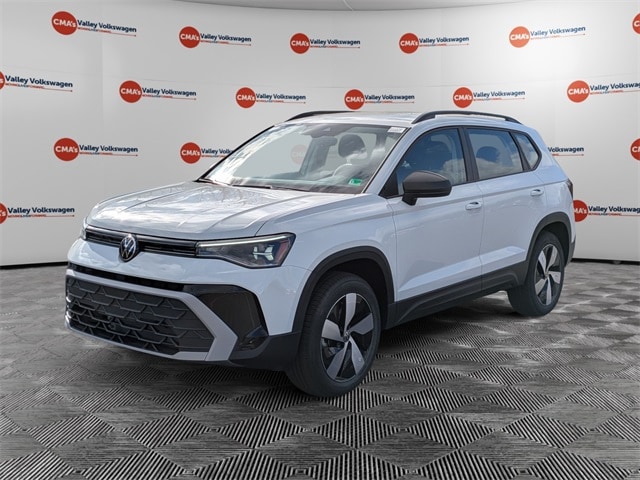 2025 Volkswagen Taos S's photo