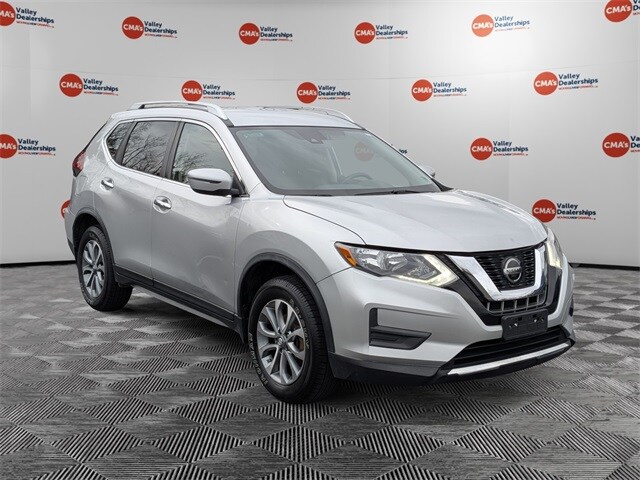 2019 Nissan Rogue SV photo 3