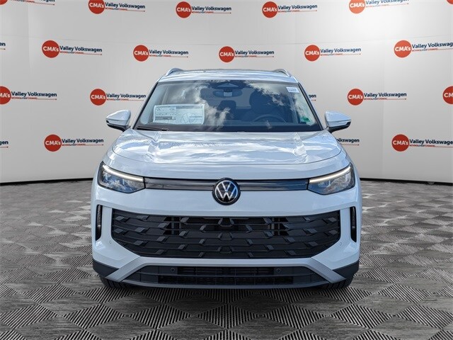 2026 Volkswagen Tiguan SE photo 2