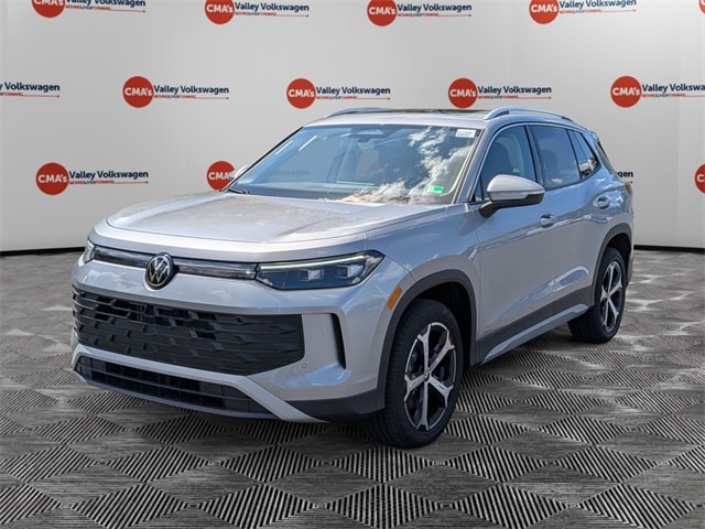 2025 Volkswagen Tiguan SE's photo