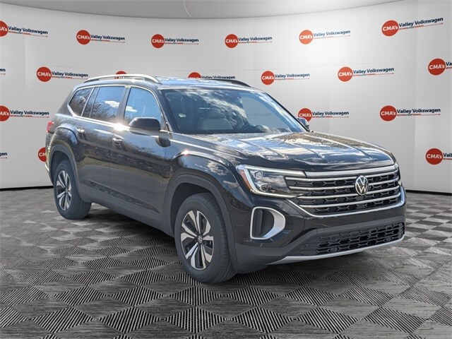 2026 Volkswagen Atlas SE photo 2