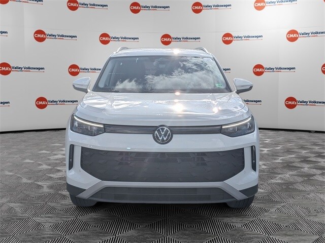 2026 Volkswagen Tiguan SE photo 2