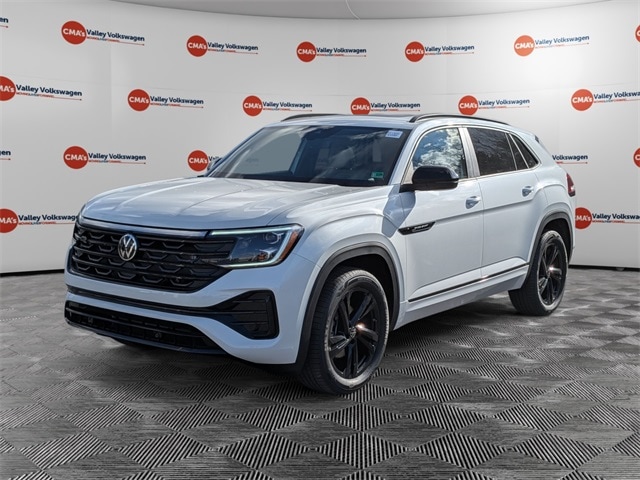 2026 Volkswagen Atlas Cross Sport SEL R-LINE's photo