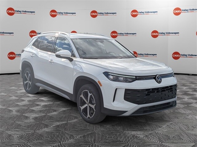 2026 Volkswagen Tiguan SE photo 3