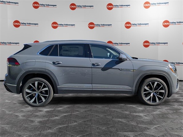 2026 Volkswagen Atlas Cross Sport SEL Premium R-Line photo 4