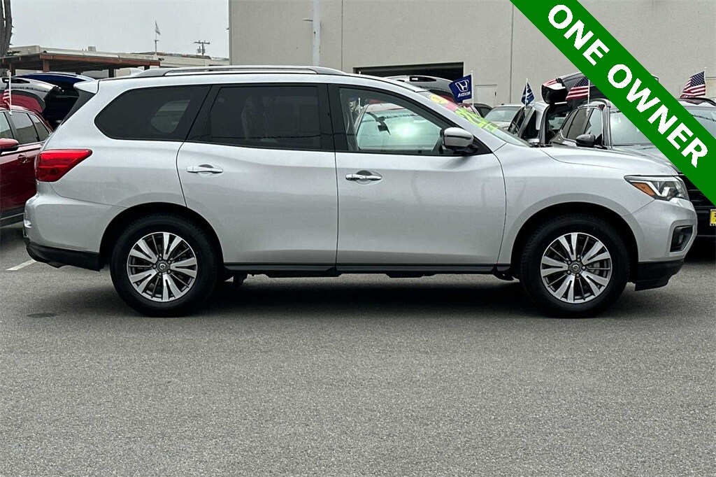 Used 2019 Nissan Pathfinder SL with VIN 5N1DR2MN5KC632093 for sale in Seaside, CA