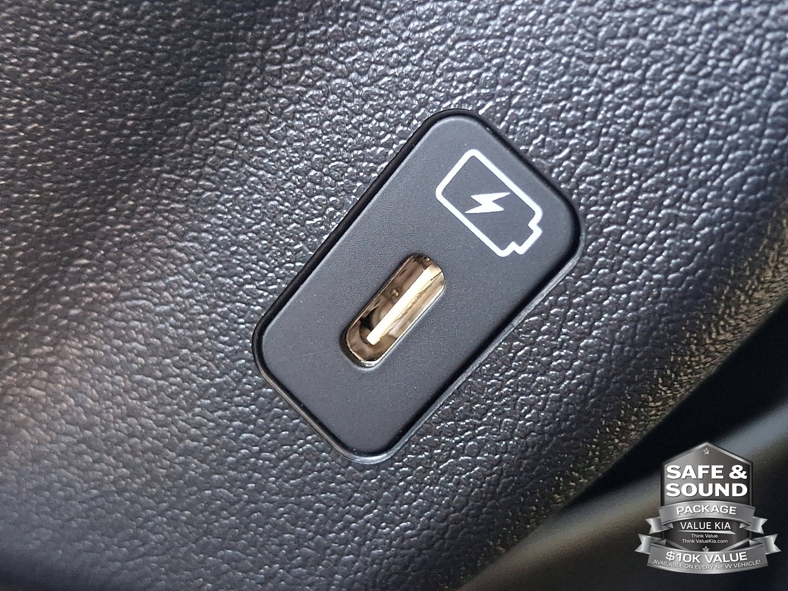 2023 Kia Niro EX - Photo 12