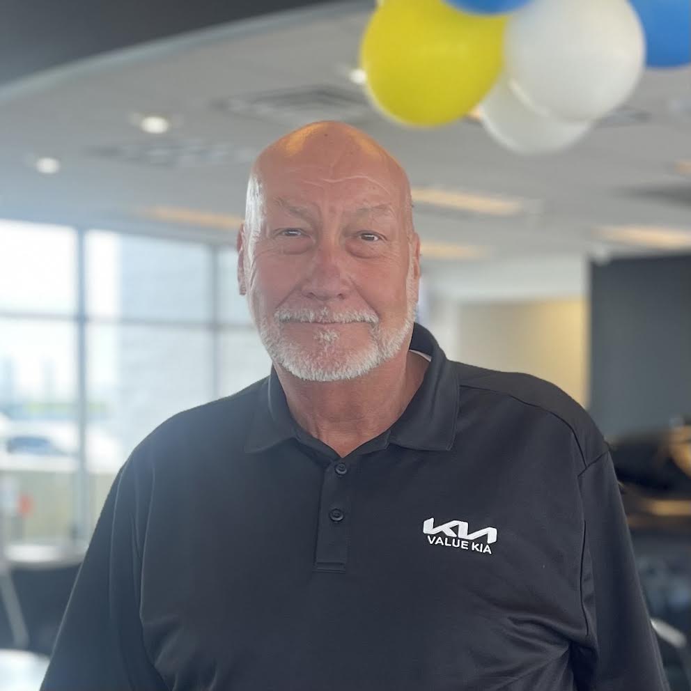 Staff member Frank Reynolds from ID_f5bd95