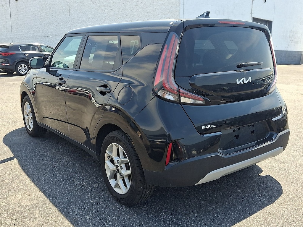 Certified 2023 Kia Soul LX Technology Package Hatchback