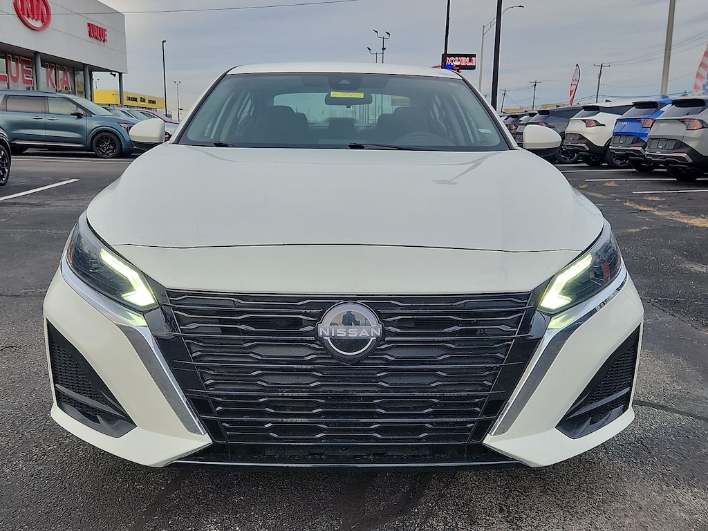 Used 2023 Nissan Altima 2.5 SV Sedan