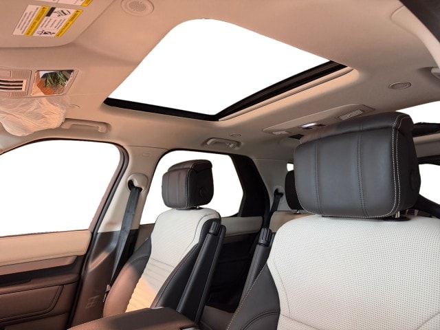 2026 Land Rover Discovery Gemini Edition - Photo 11
