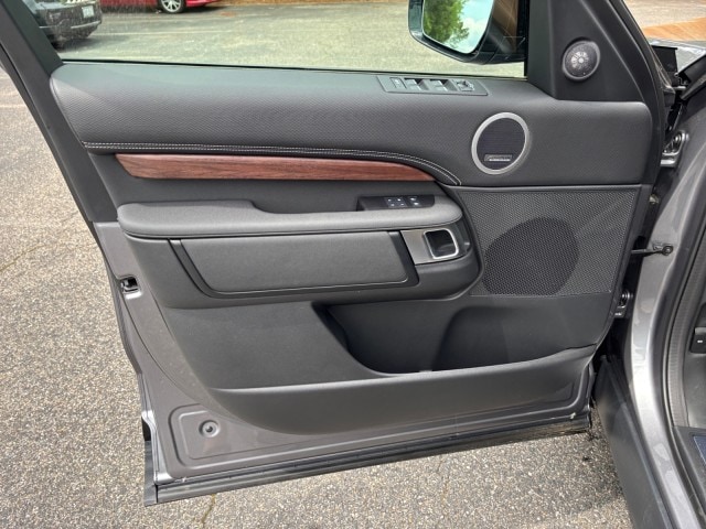 2025 Land Rover Discovery Dynamic SE - Photo 21