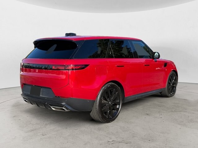 2025 Land Rover Range Rover Sport SE photo 4