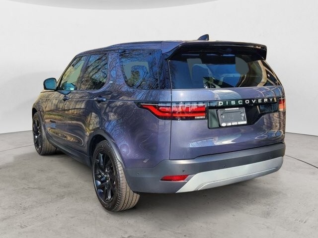 2024 Land Rover Discovery S photo 3