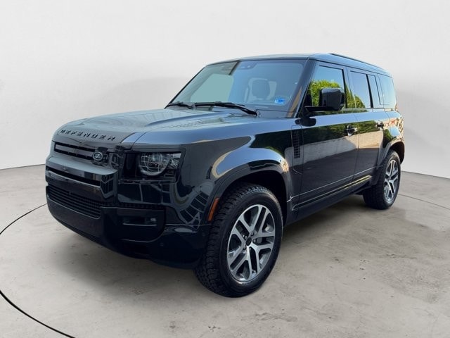 2026 Land Rover Defender 110 X-Dynamic SE P400's photo