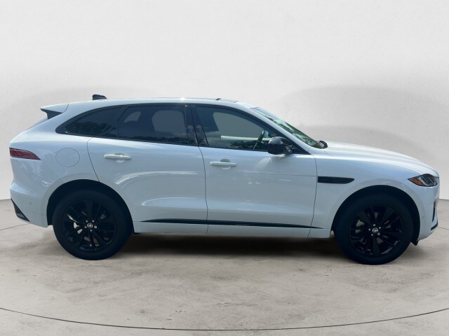 2025 Jaguar F-PACE P250 R-Dynamic S photo 3