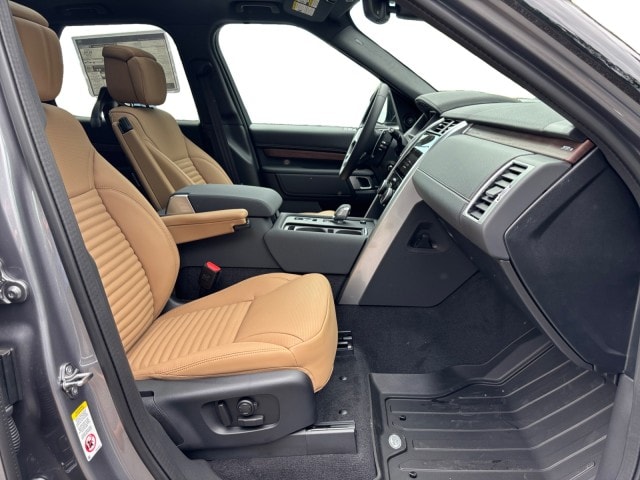 2025 Land Rover Discovery Dynamic SE - Photo 20