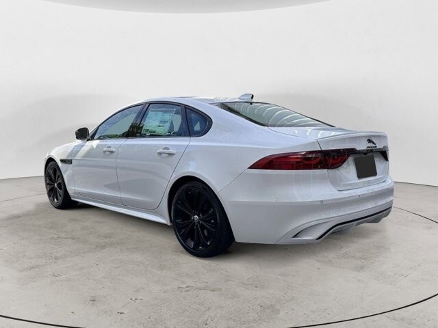 2024 Jaguar XF P300 R-Dynamic SE photo 3