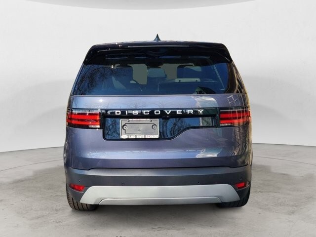 2024 Land Rover Discovery S photo 4