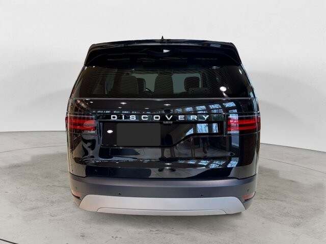 2024 Land Rover Discovery S photo 4