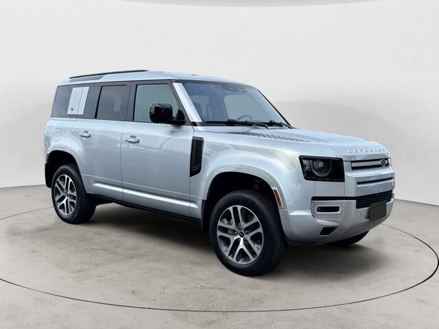 2022 Land Rover Defender XS Edition photo 2