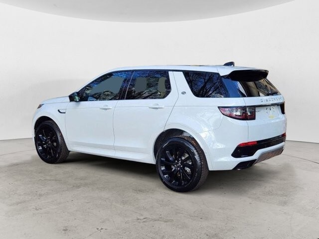 2024 Land Rover Discovery Sport S photo 3