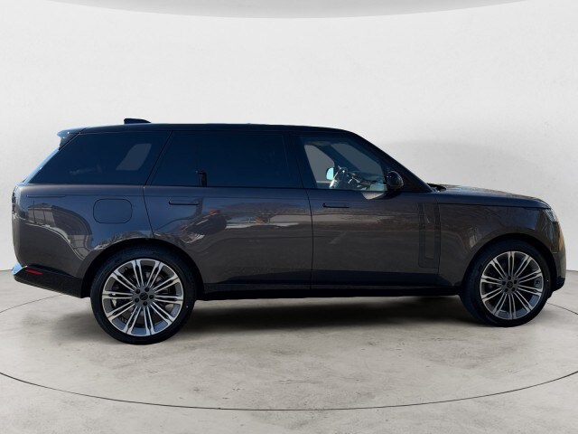 2026 Land Rover Range Rover SE