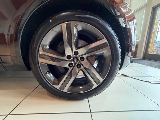 2026 Land Rover Discovery Gemini Edition - Photo 7