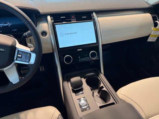 2026 Land Rover Discovery Gemini Edition - Photo 13