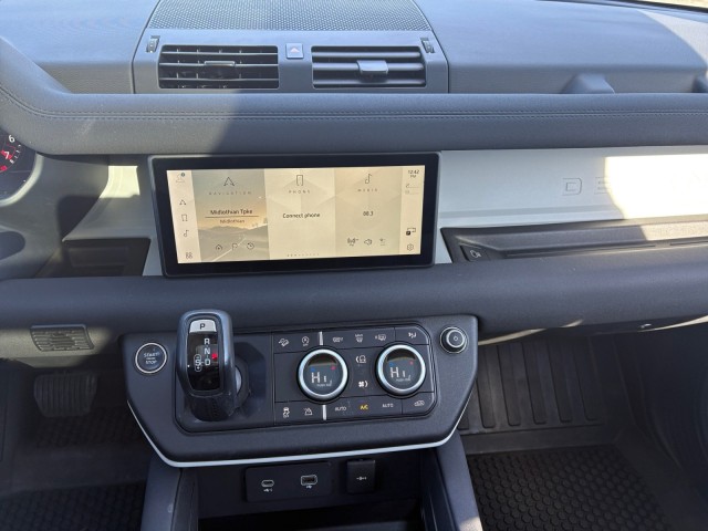 2023 Land Rover Defender S - Photo 14