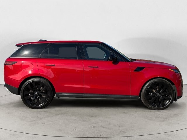 2025 Land Rover Range Rover Sport SE photo 3