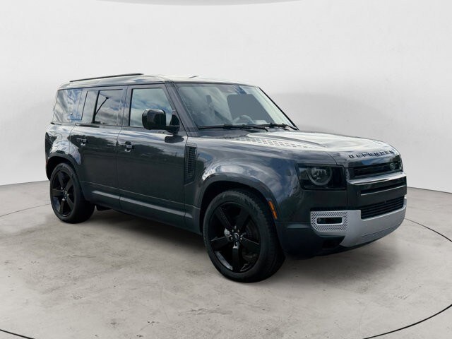 2024 Land Rover Defender 110 S photo 2