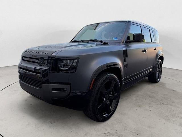 2026 Land Rover Defender 110 V8 P525's photo