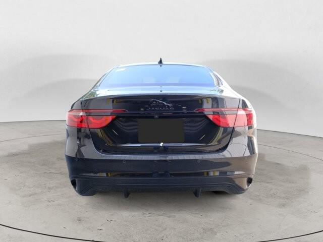 2024 Jaguar XF P300 R-Dynamic SE photo 4