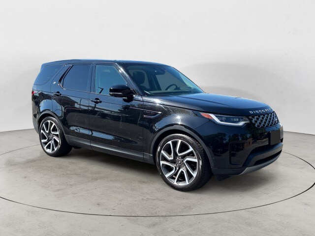 2024 Land Rover Discovery S photo 2