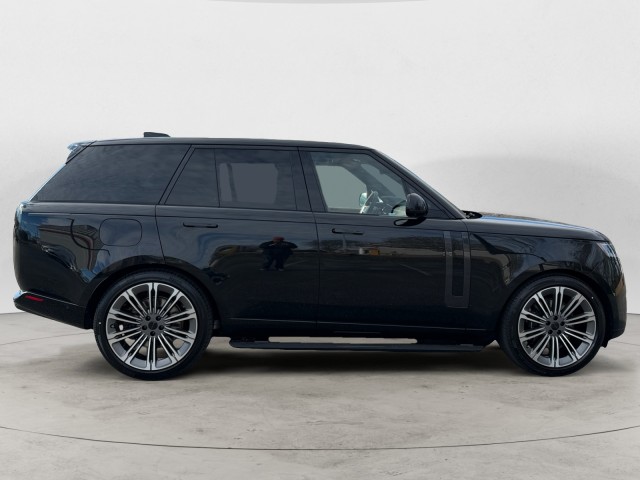 2026 Land Rover Range Rover SE