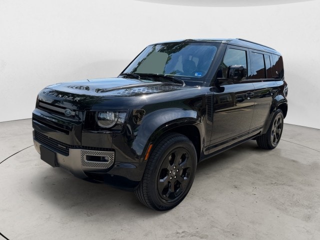 2022 Land Rover Defender X-Dynamic SE's photo