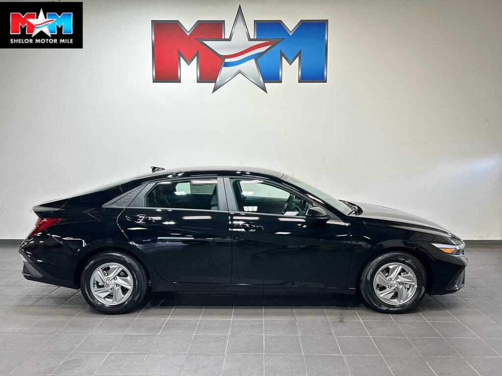 New 2026 Hyundai Elantra SE Sedan