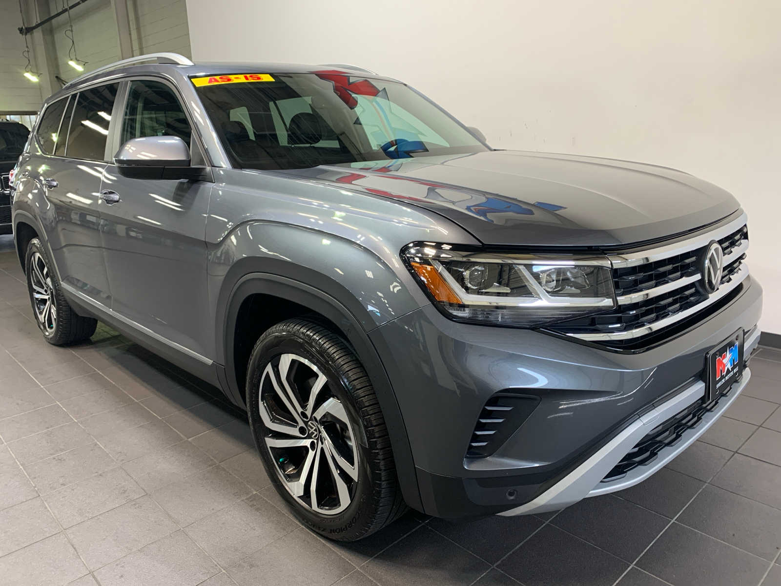 2023 Volkswagen Atlas SEL photo 2
