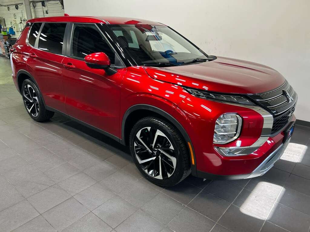 Used 2022 Mitsubishi Outlander SE CUV