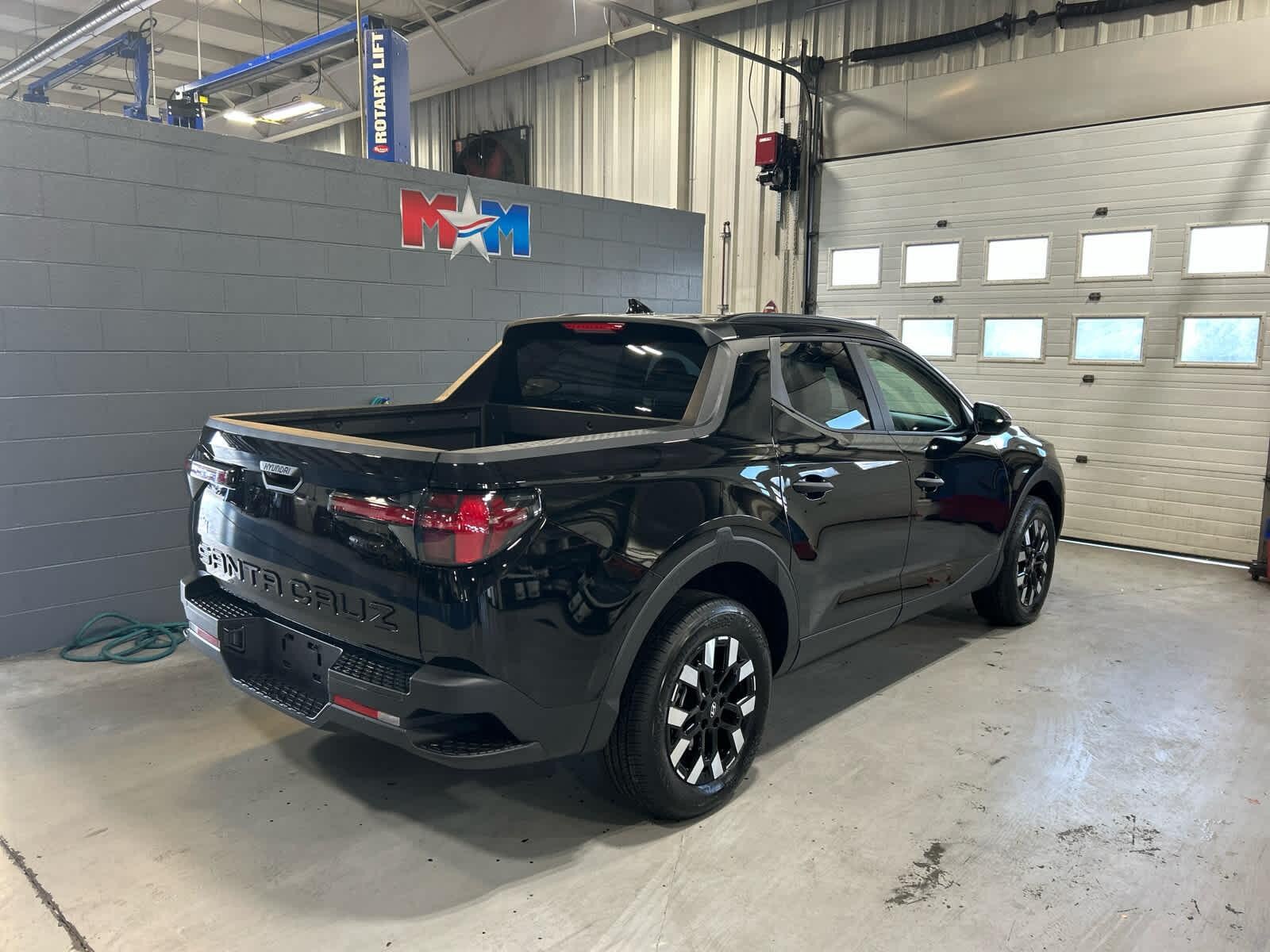 2025 Hyundai Santa Cruz SEL photo 2